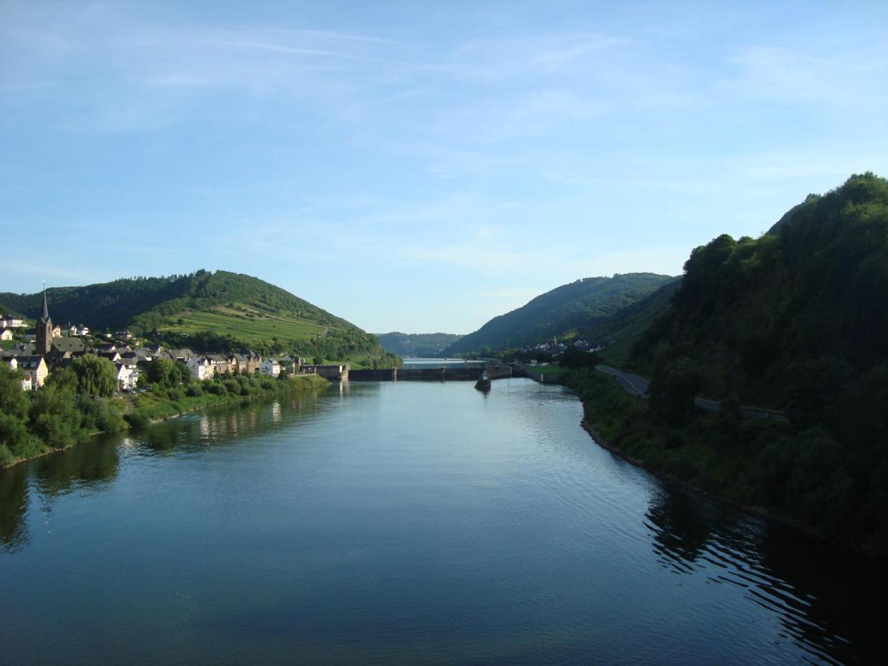 Residenz Moselstausee Sankt Aldegund Kültér fotó